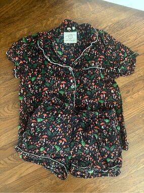 Printfresh Black Mushroom Print Pajama Set with Green & Red Accents